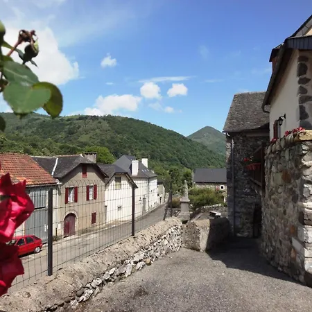 Roumendares Holiday home Escot