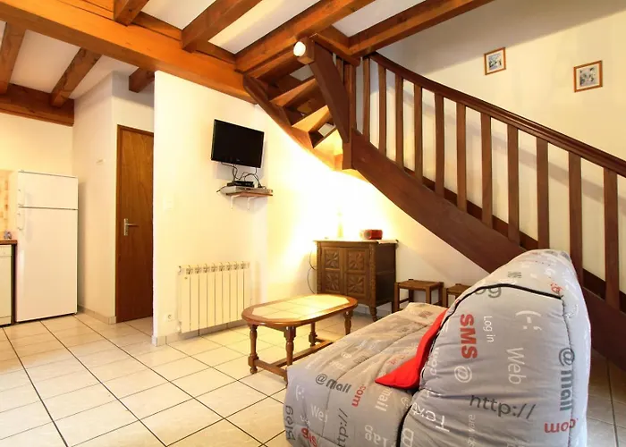 Roumendares Feriehus