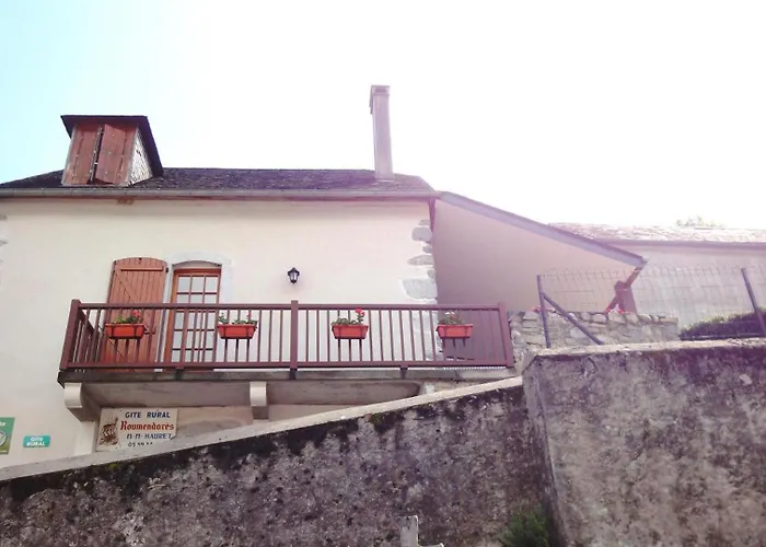 Roumendares Feriehus Escot